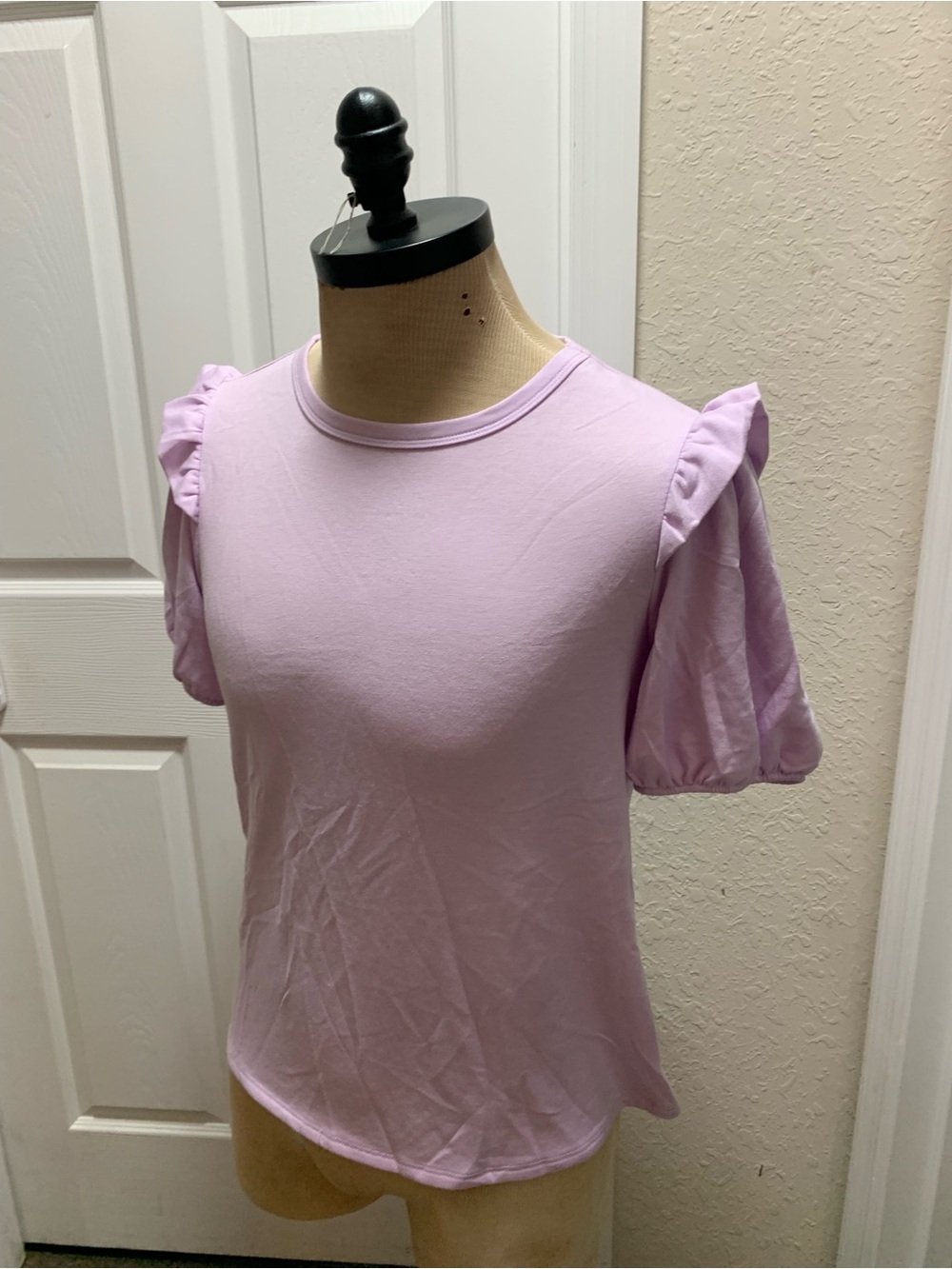 Crown & ivy size large Petite Short Puff Sleeve Top